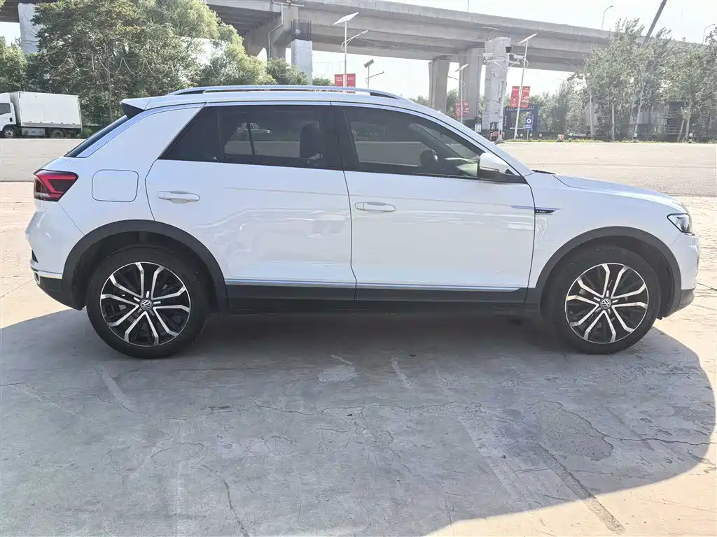 Volkswagen T-Roc 2019 — фото 13