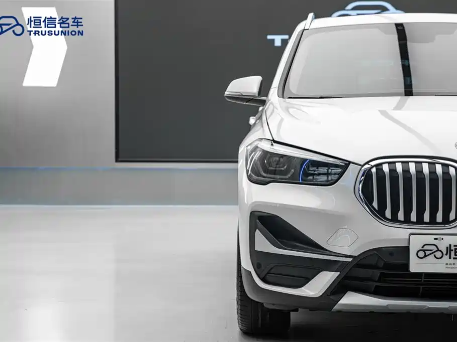 BMW X1 2021 — фото 8