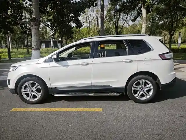 Ford Edge 2018 — фото 15