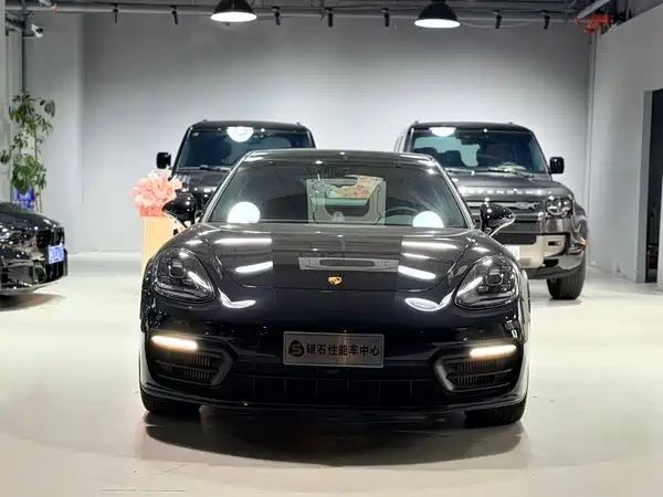 Porsche Panamera 2022