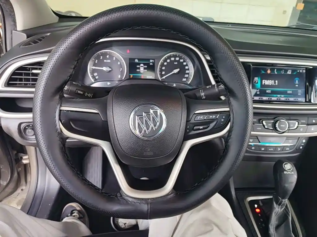 Buick Excelle 2015 — фото 11