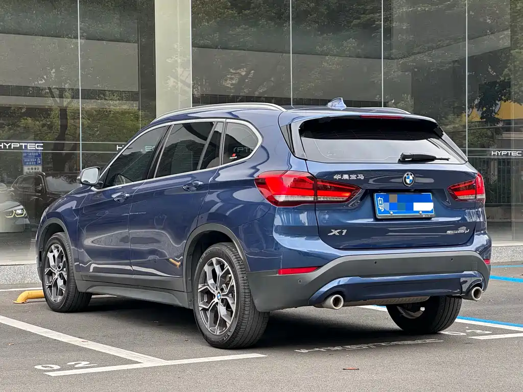 BMW X1 2021 — фото 5