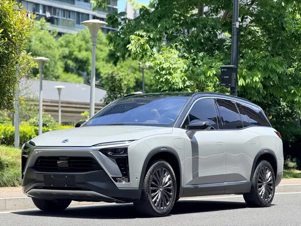 NIO ES8 2023