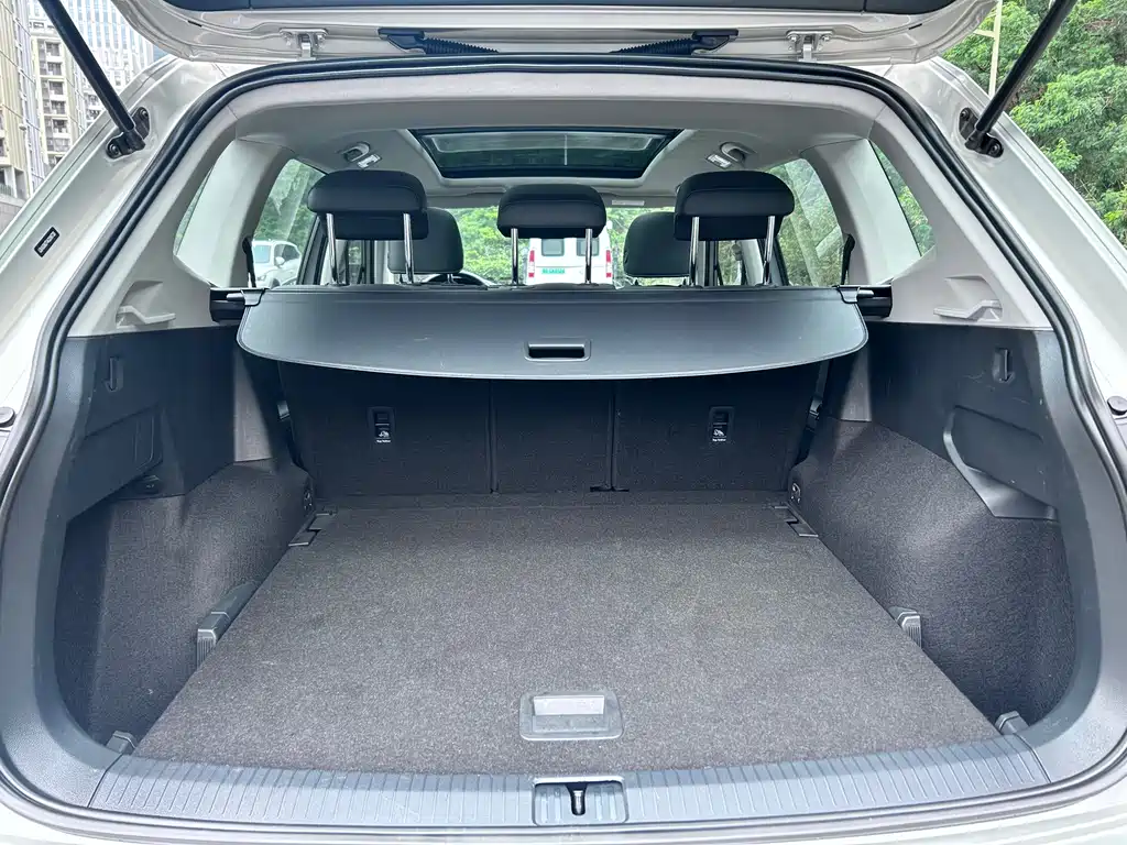 Volkswagen Tiguan L 2019 — фото 18