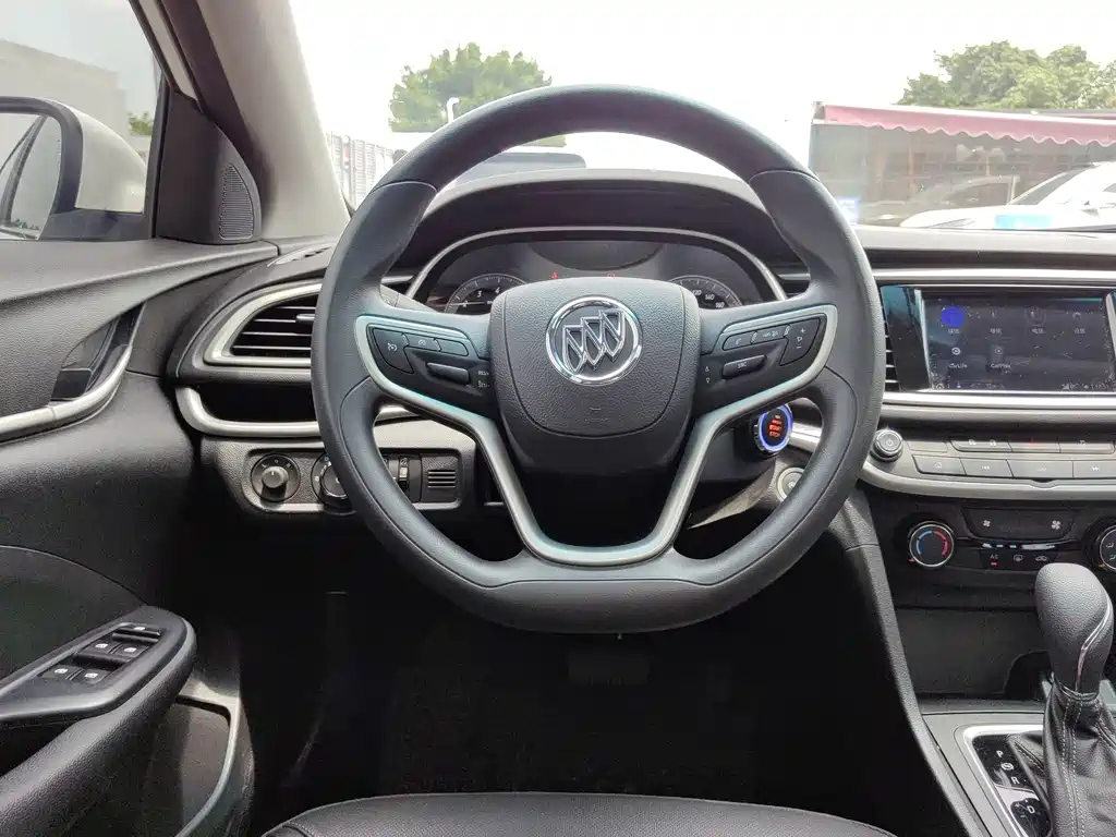 Buick Excelle 2022 — фото 19