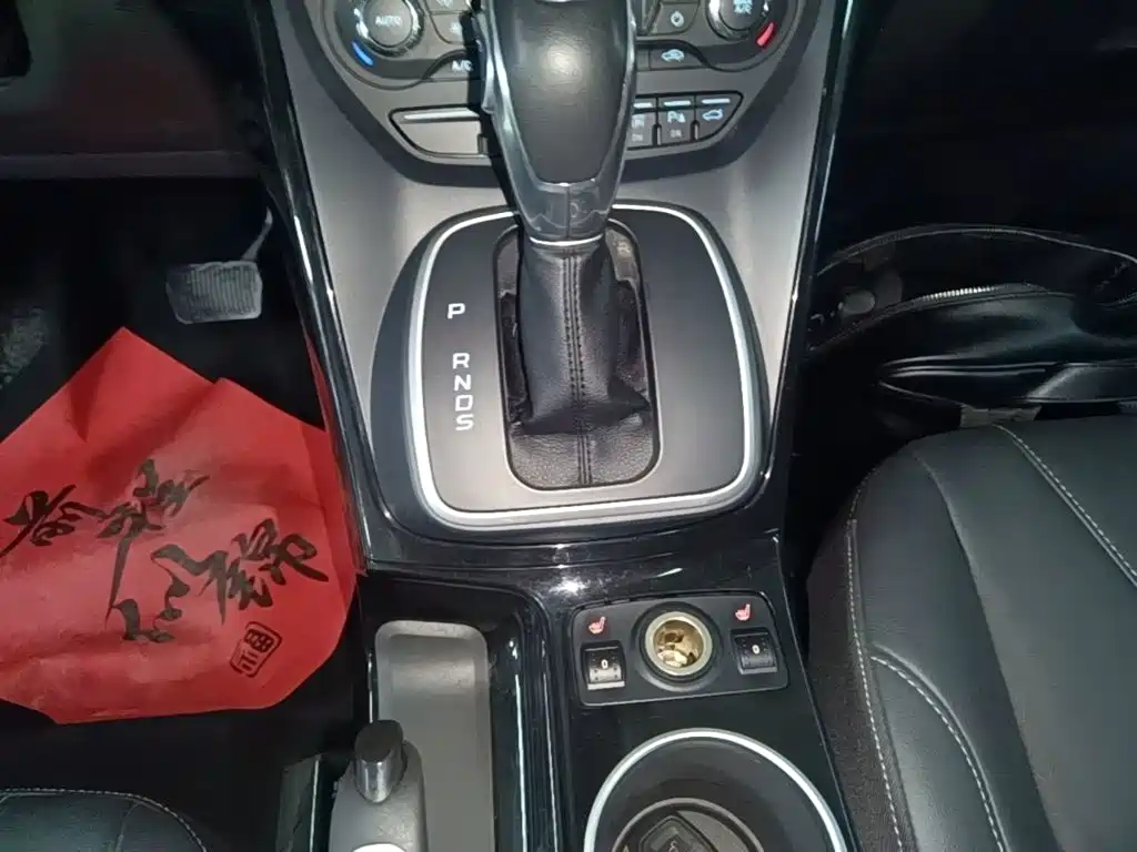 Ford Kuga 2014 — фото 14