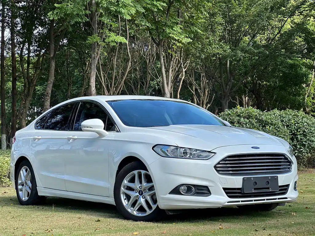 Ford Mondeo 2016 — фото 14