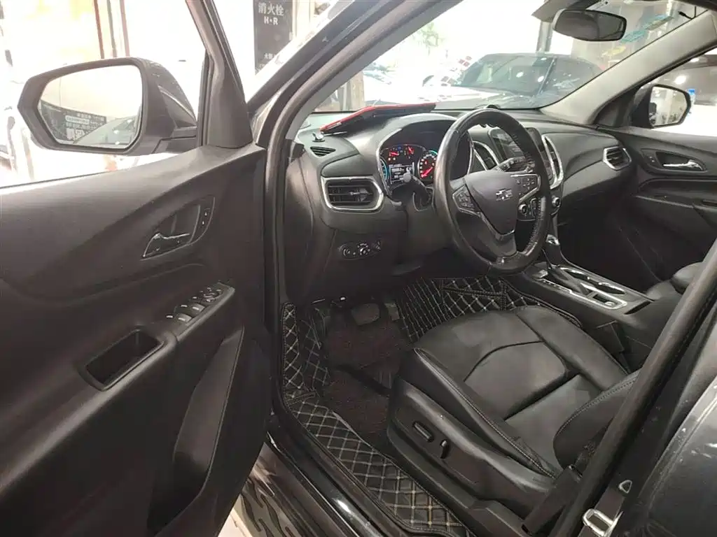 Chevrolet Equinox 2017 — фото 16