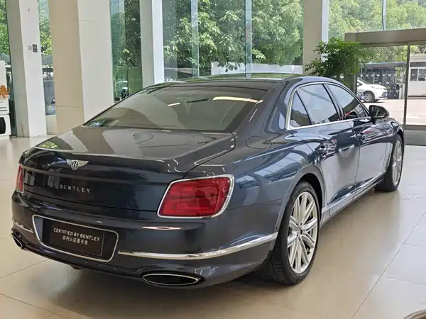 Bentley Flying Spur 2022