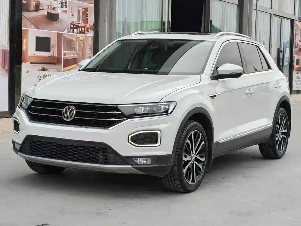 Volkswagen T-Roc 2021 — фото 1