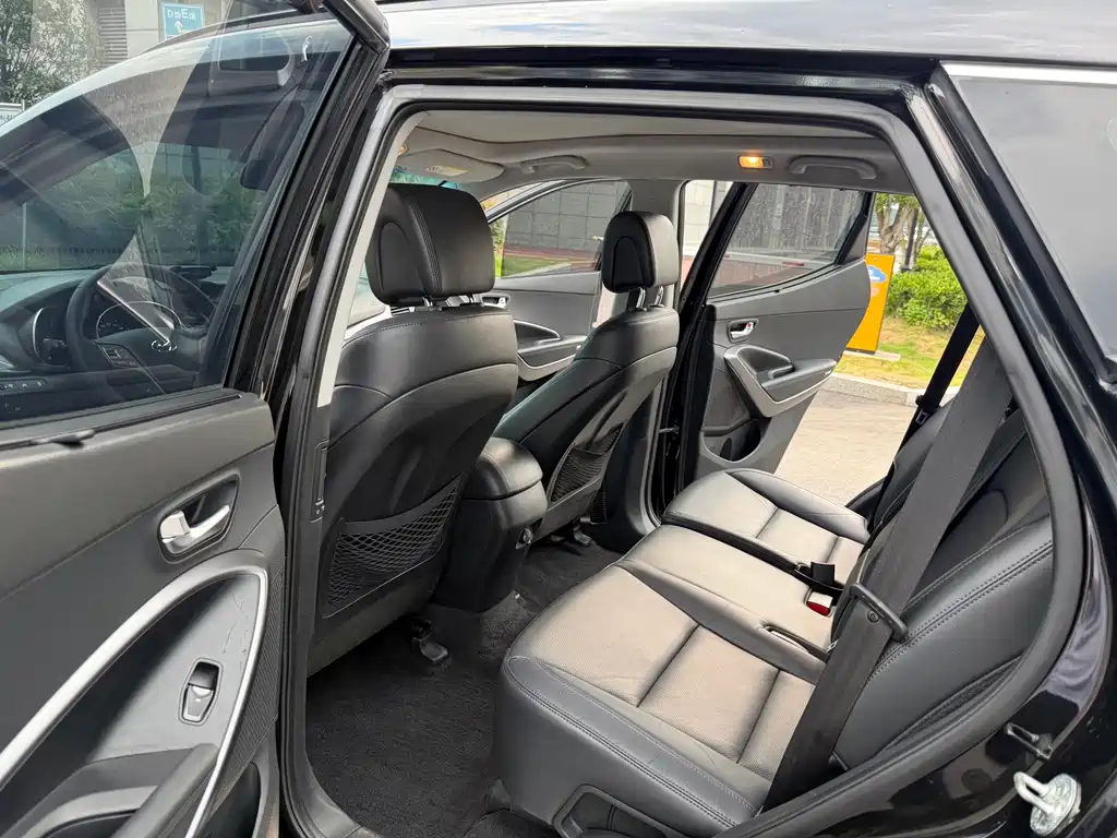 Hyundai Santa Fe 2016 — фото 11