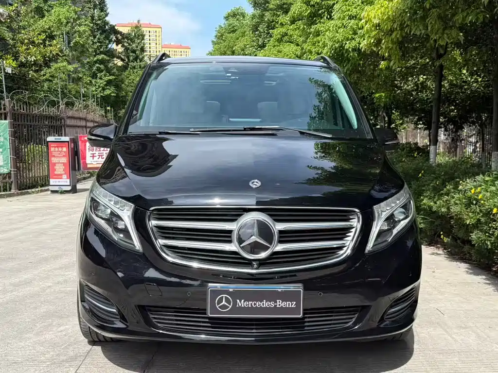 Mercedes-Benz V-Class 2019 — фото 45
