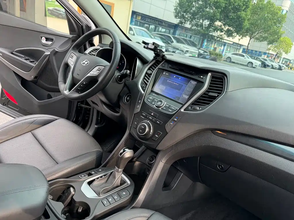Hyundai Santa Fe 2016 — фото 13