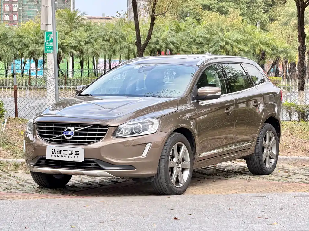 Volvo XC60 2013 — фото 1