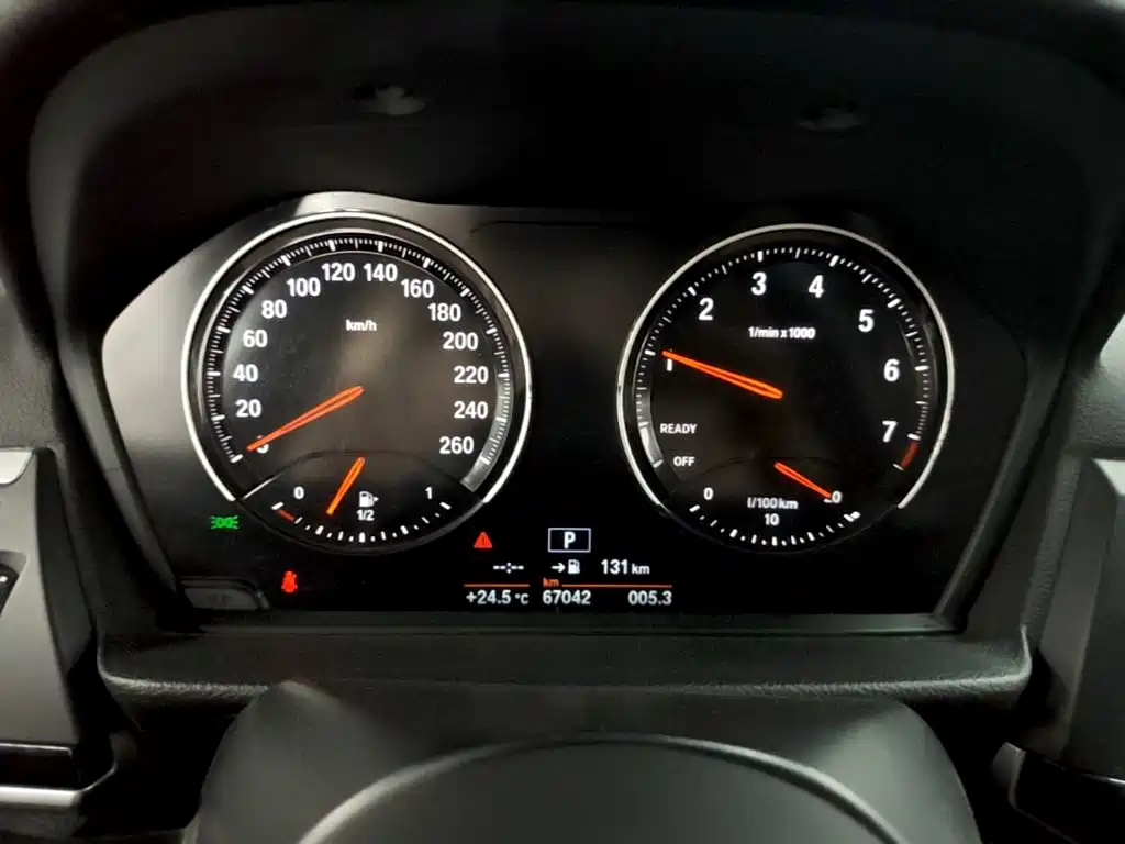 BMW 1 Series 2020 — фото 12