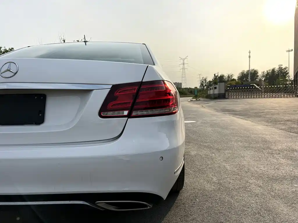 Mercedes-Benz E-Class 2016 — фото 19