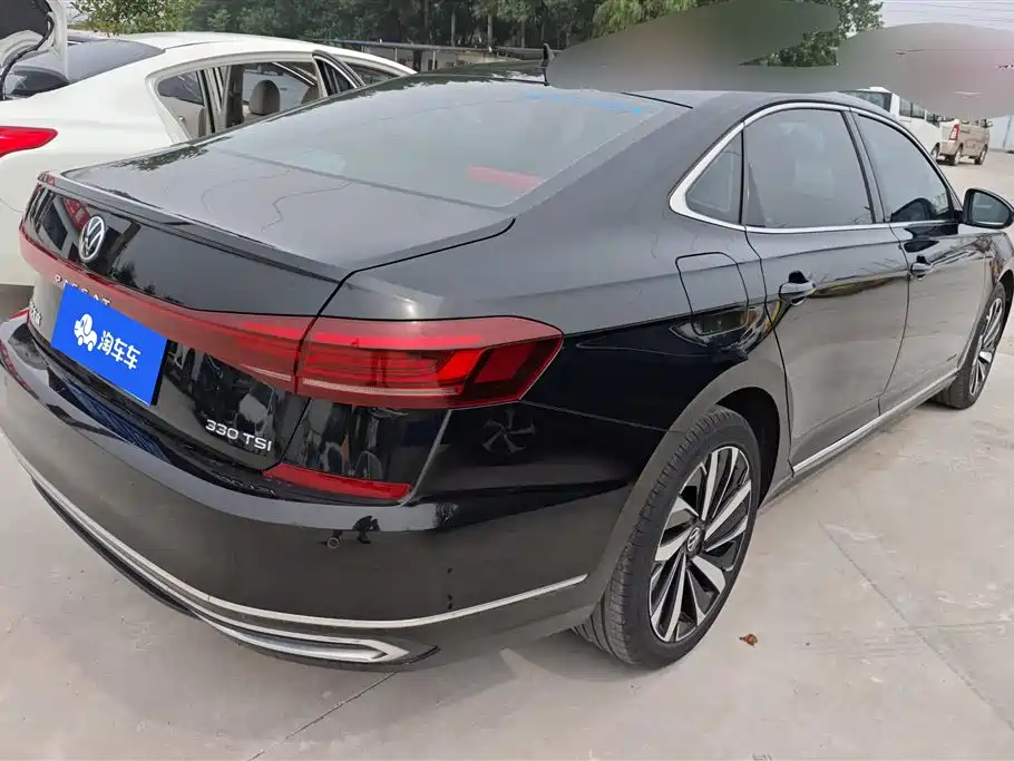 Volkswagen Passat 2022 — фото 3