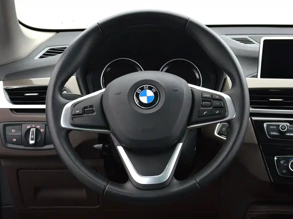 BMW X1 2018 — фото 13