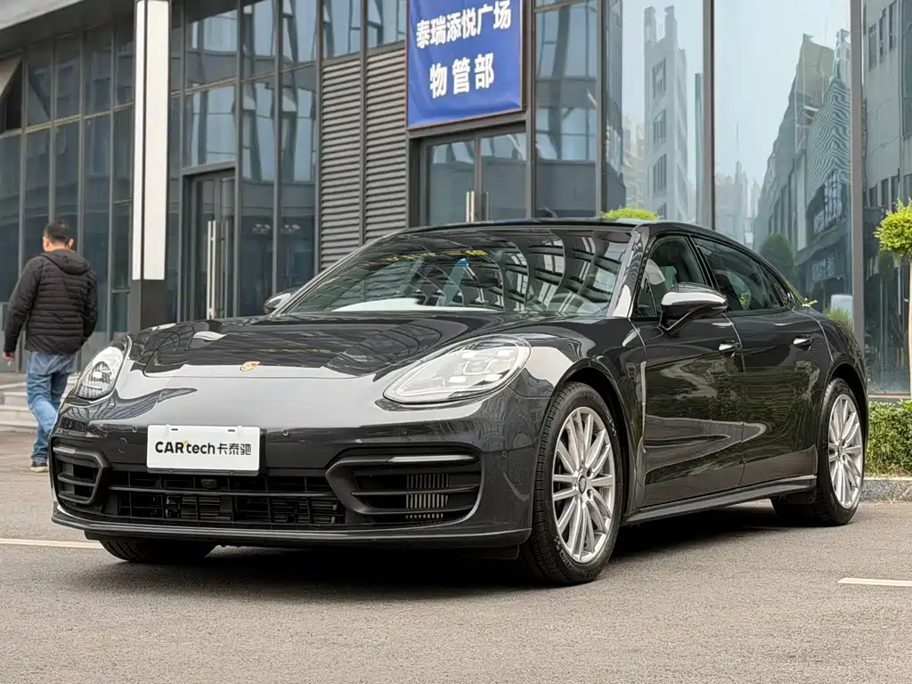 Porsche Panamera 2022