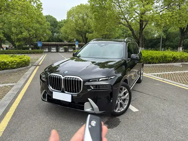 BMW X7 2023
