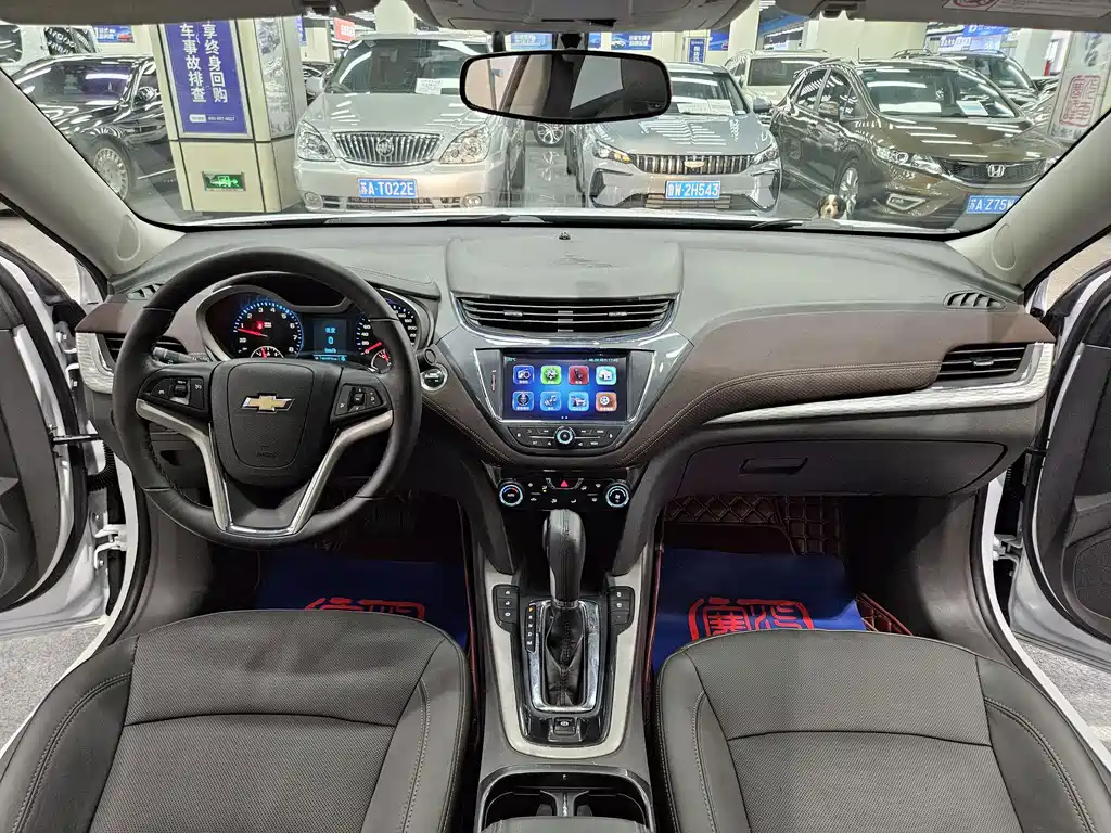 Chevrolet Malibu 2017 — фото 12