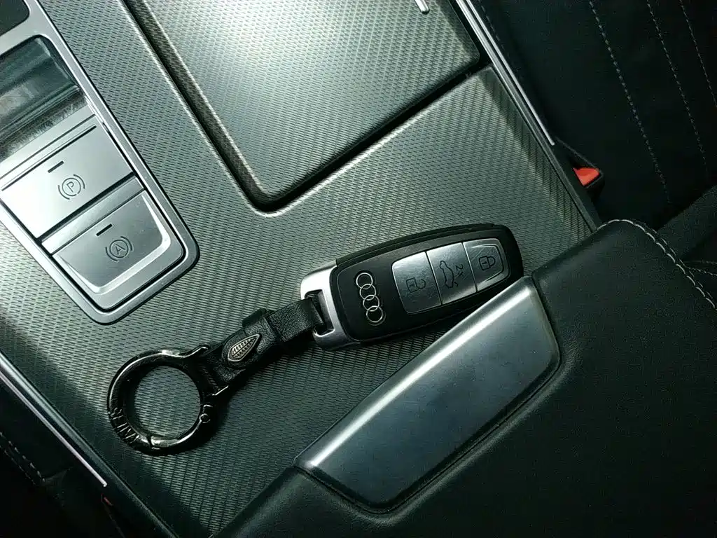 Audi A6L 2023 — фото 18