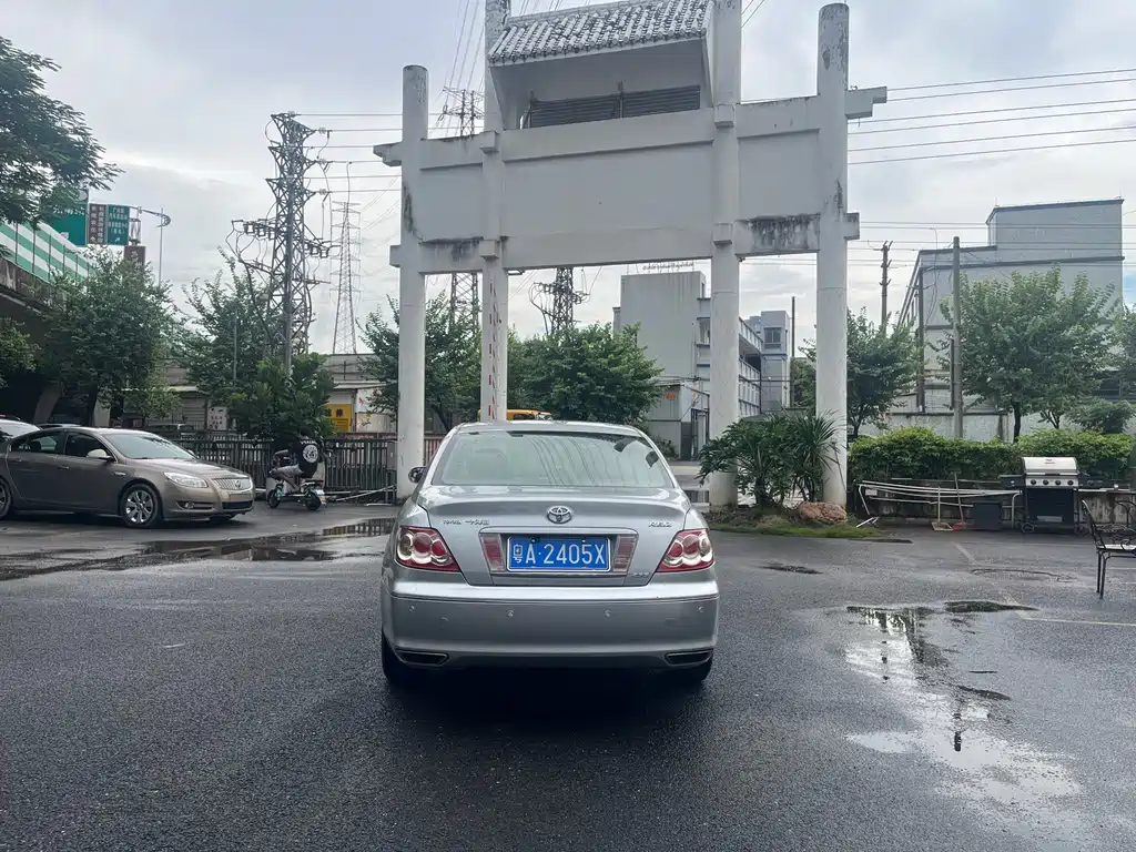 Toyota Reiz 2010