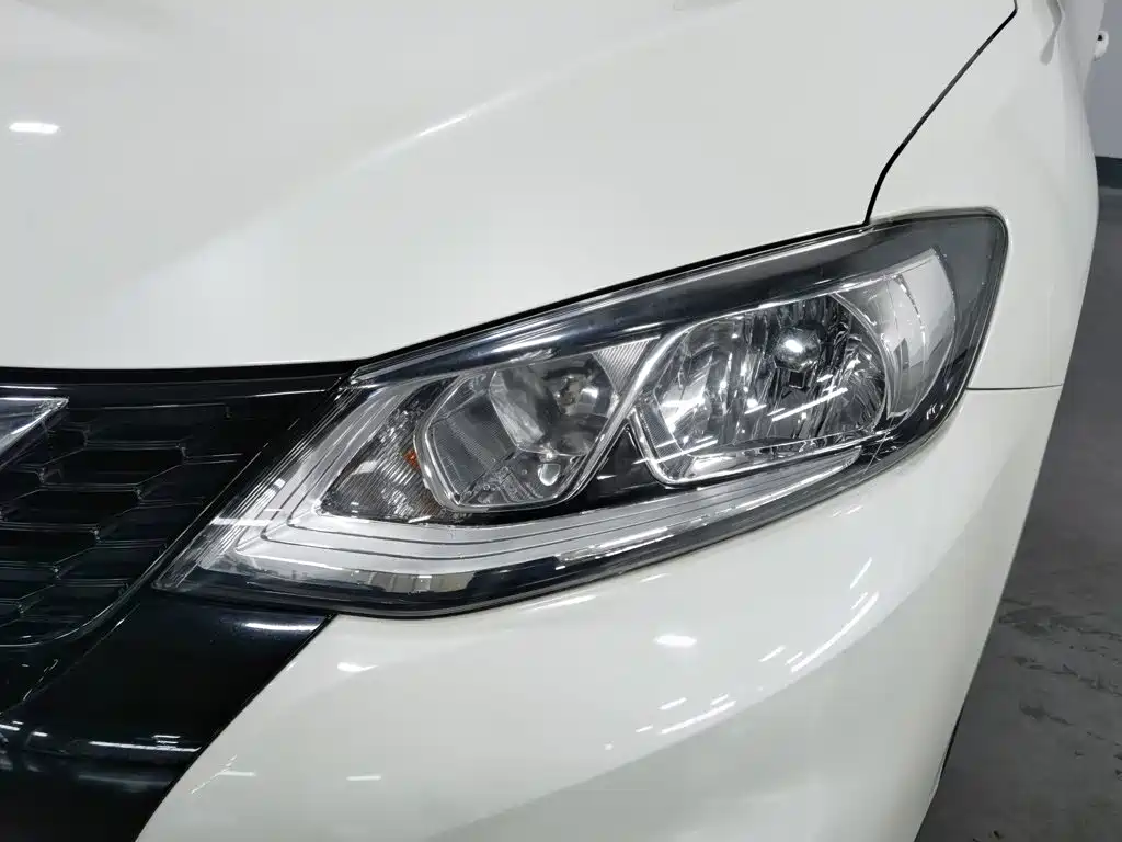 Nissan Tiida 2019 — фото 7