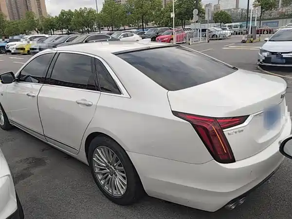 Cadillac CT6 2021