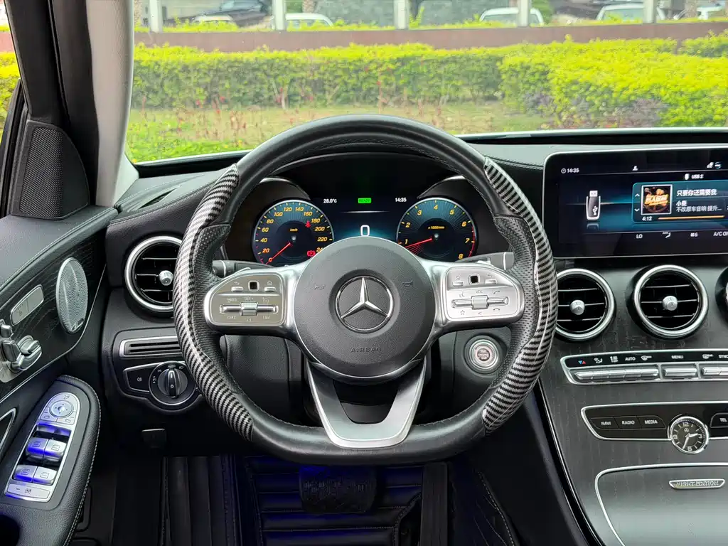 Mercedes-Benz C-Class 2022 — фото 10