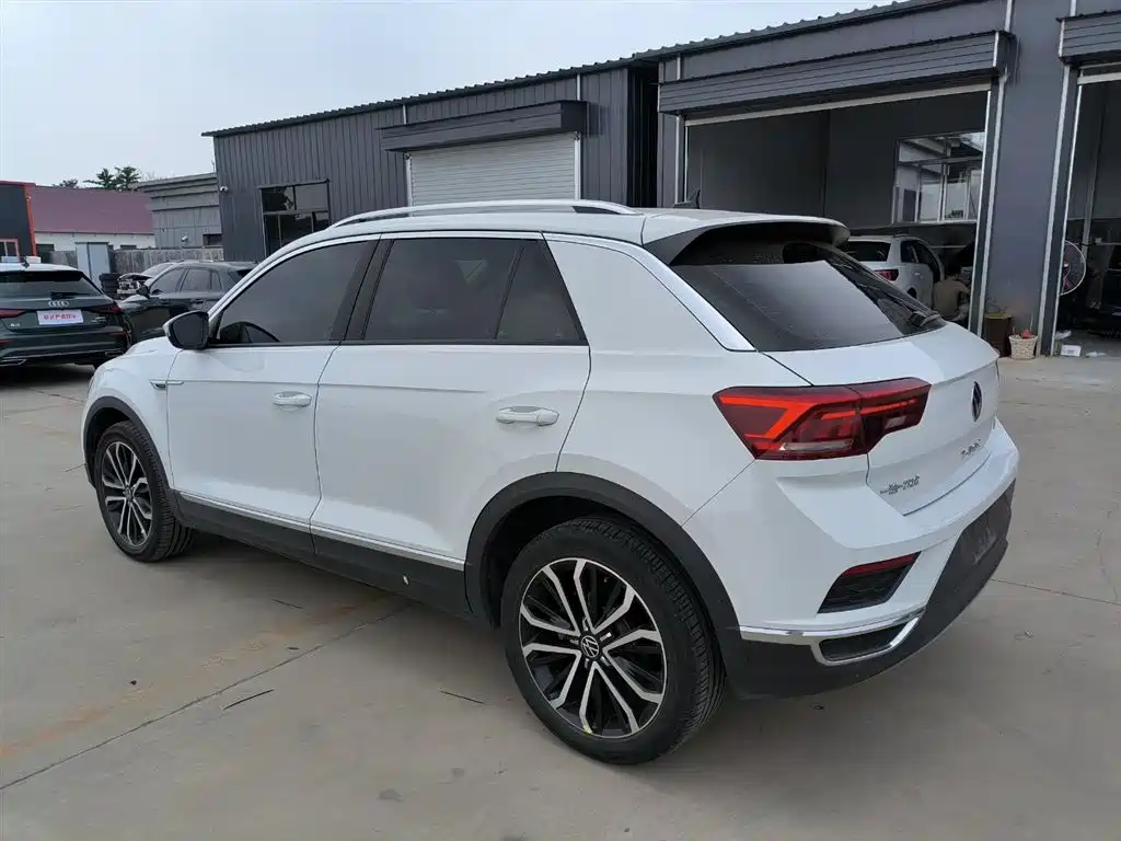 Volkswagen T-Roc 2022 — фото 10
