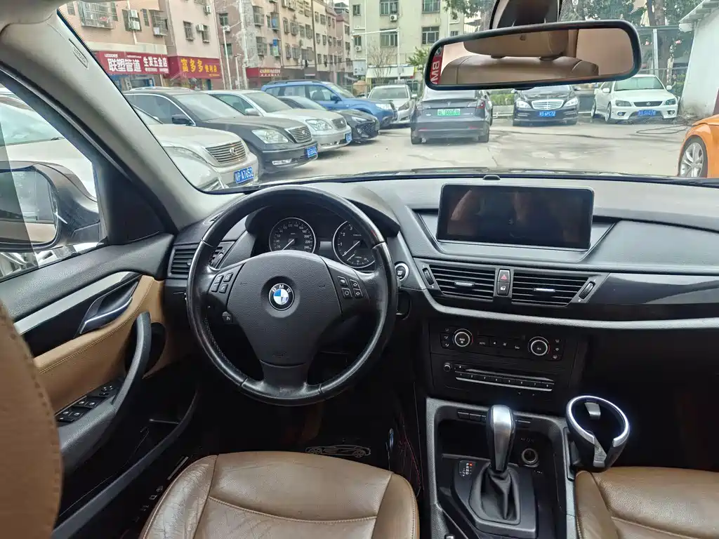 BMW X1 2011 — фото 35