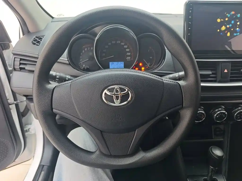 Toyota Yaris L 2021 — фото 11