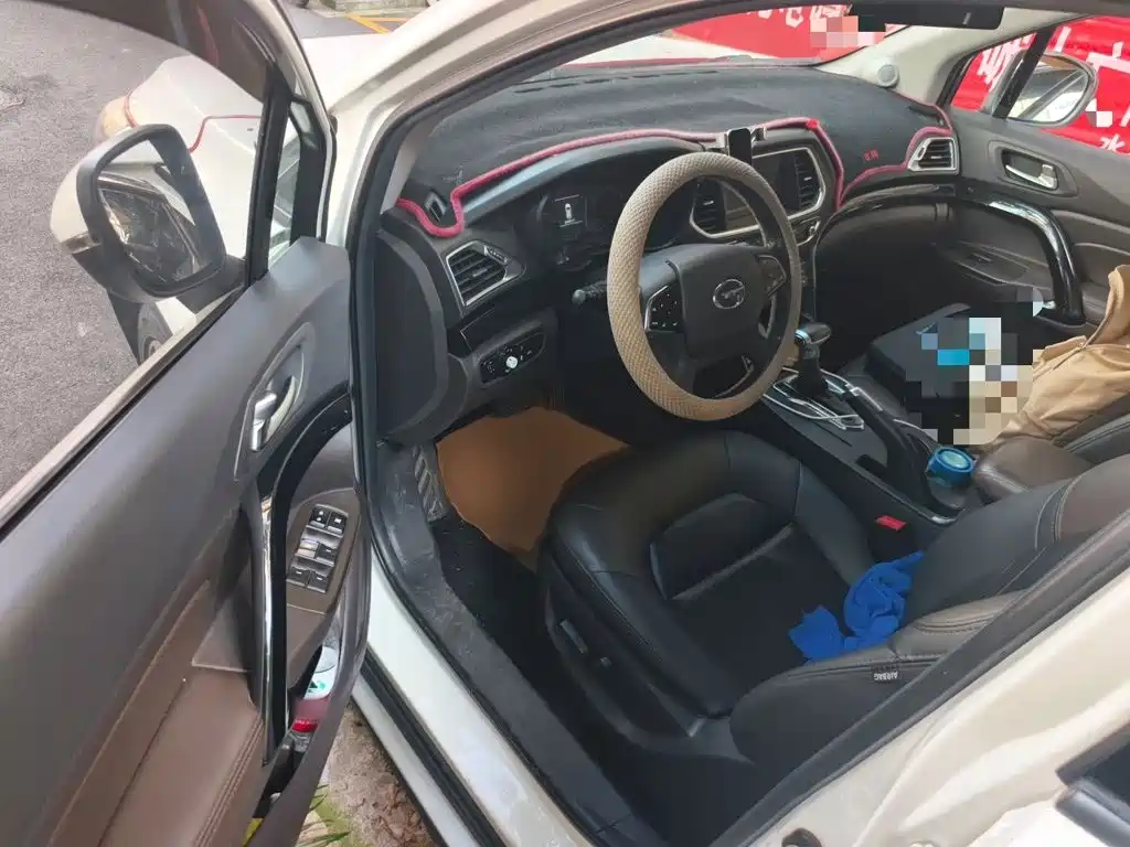 GAC Trumpchi GS4 2015 — фото 14