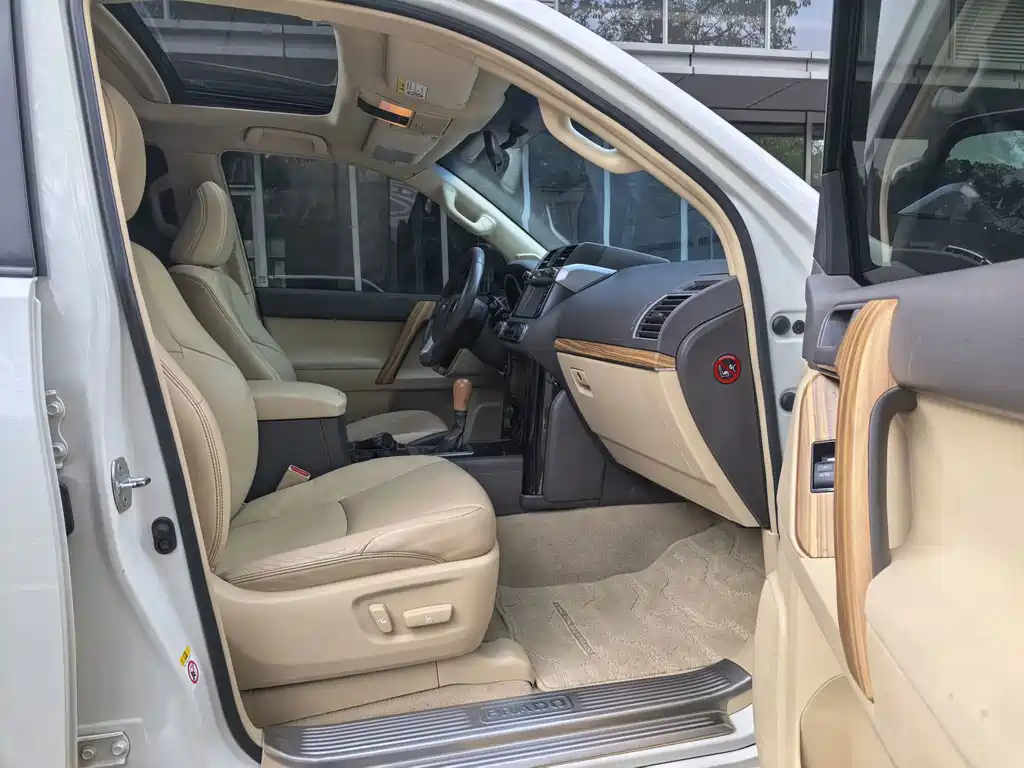 Toyota Prado 2017 — фото 10