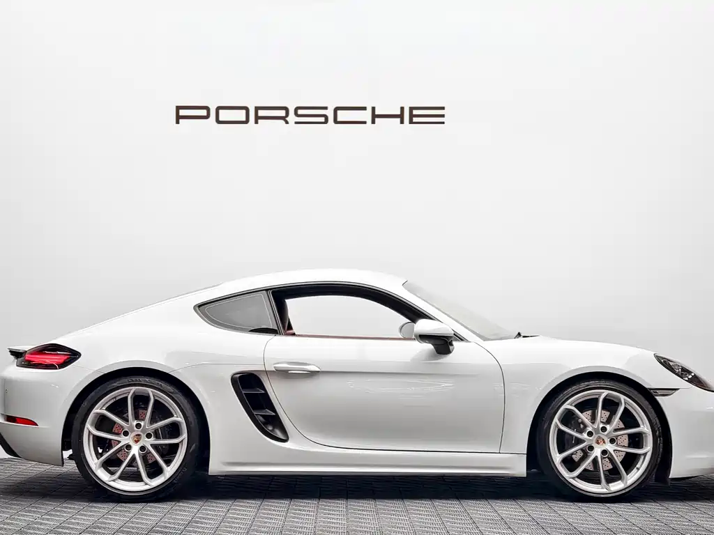 Porsche 718 2025 — фото 16