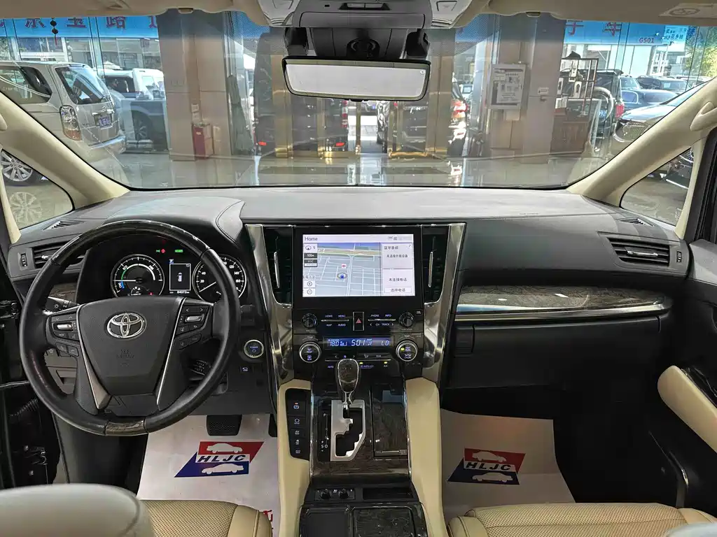 Toyota Vellfire 2021 — фото 10