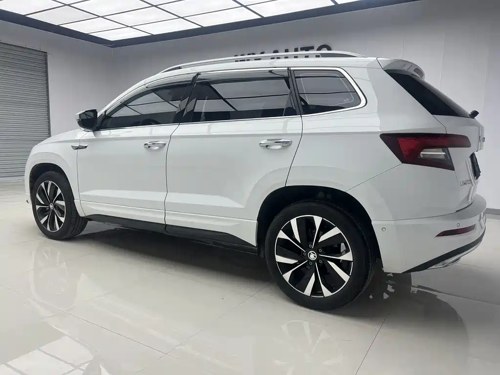 Skoda Karoq 2023 — фото 4