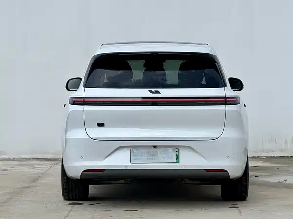 Li Auto L6 2024