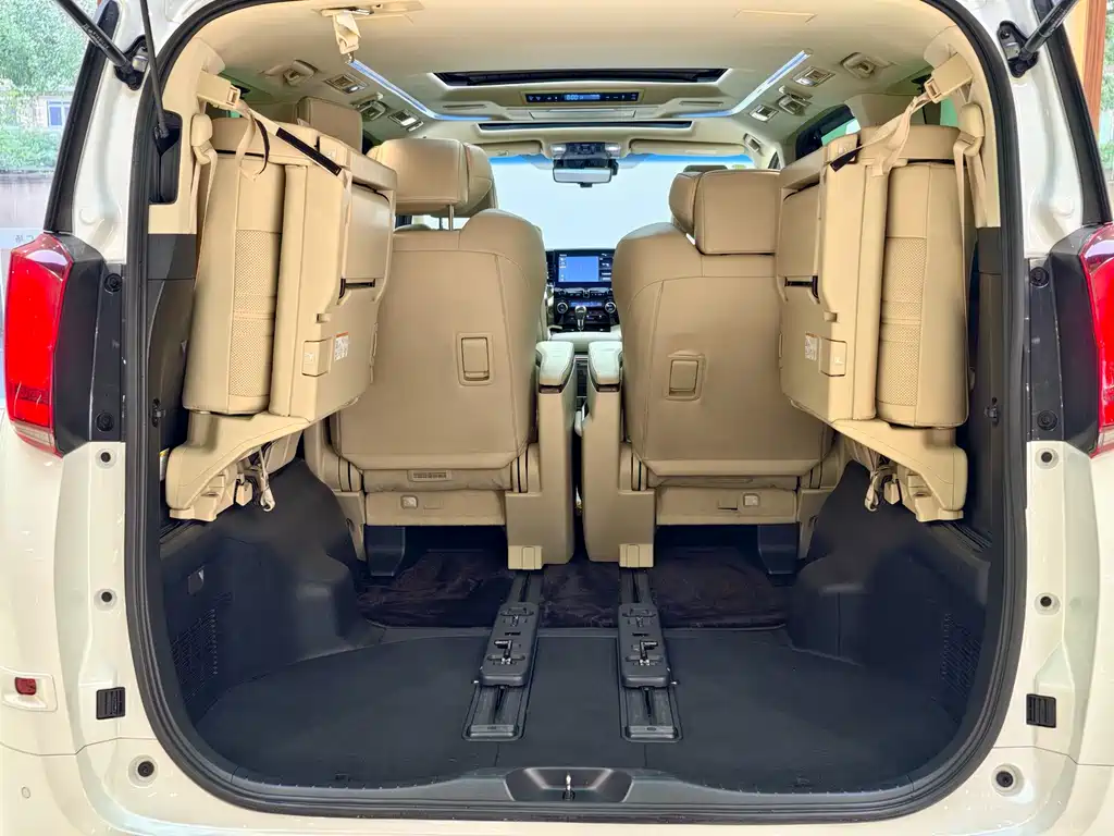Toyota Alphard 2020 — фото 13