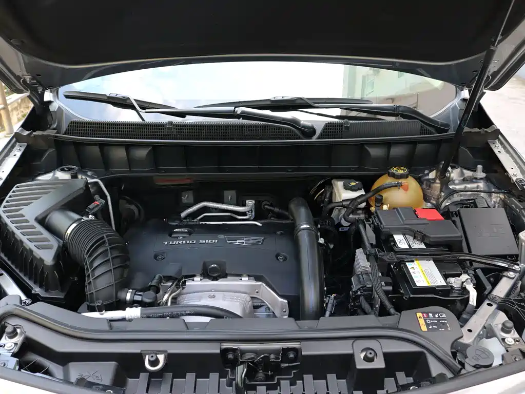Cadillac XT5 2018 — фото 17