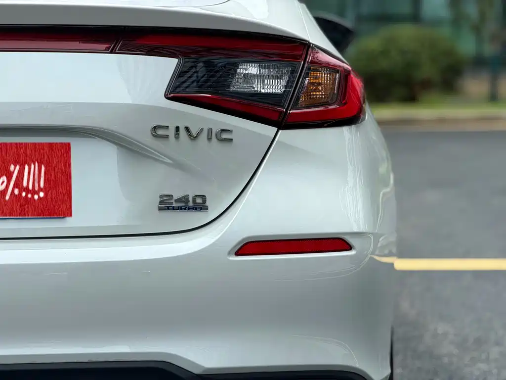 Honda Civic 2024 — фото 10