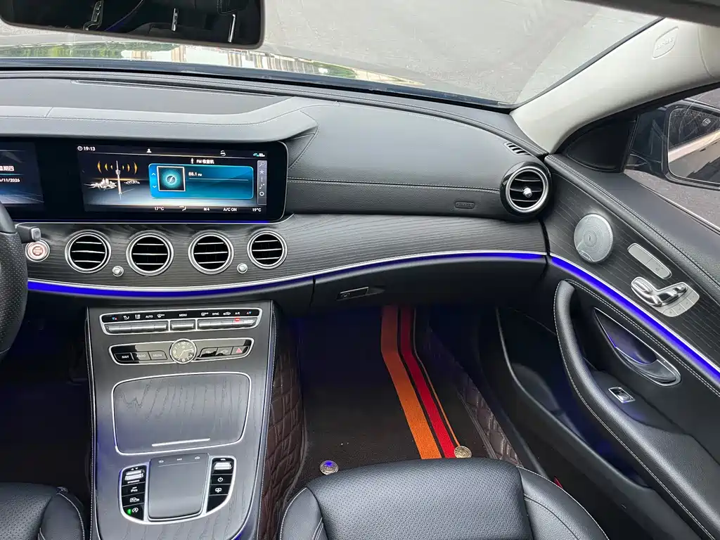 Mercedes-Benz E-Class 2019 — фото 12