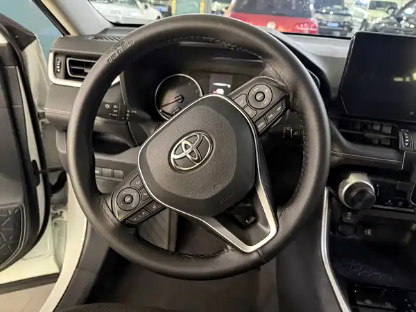 Toyota RAV4 2024