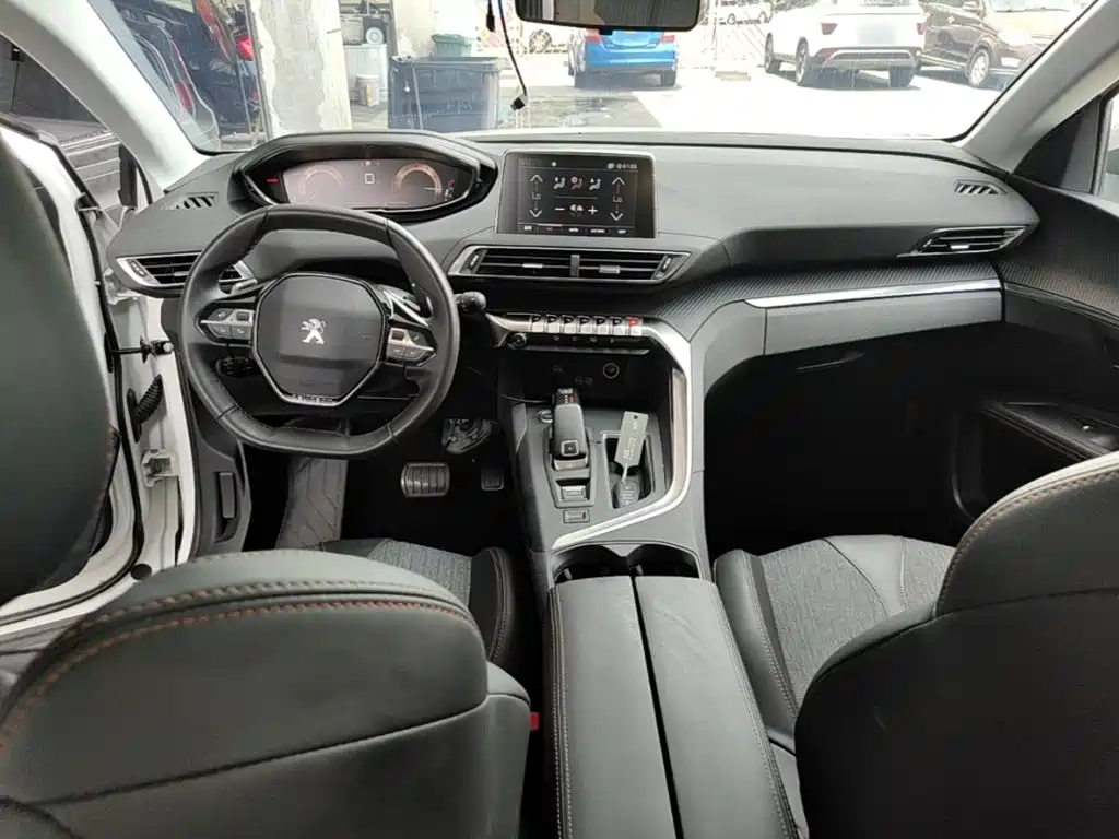 Peugeot 5008 2018 — фото 10