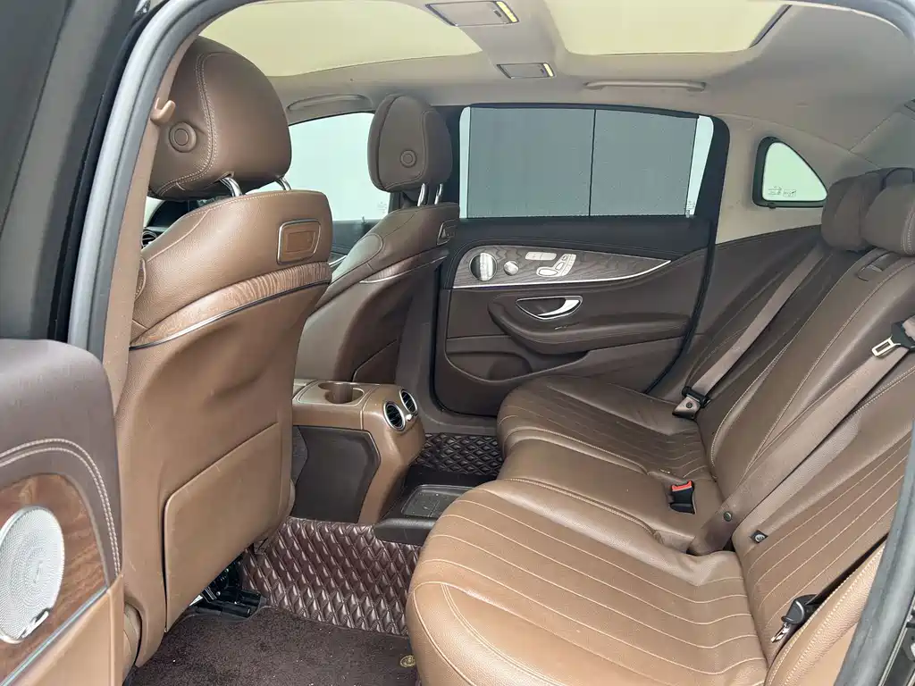 Mercedes-Benz E-Class 2020 — фото 10