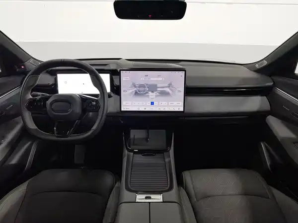 Lynk & Co 08 EM-P 2024
