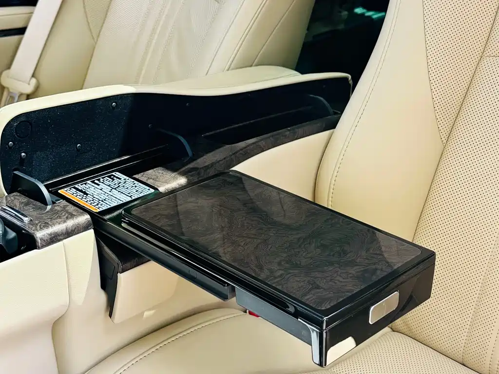 Toyota Alphard 2020 — фото 17
