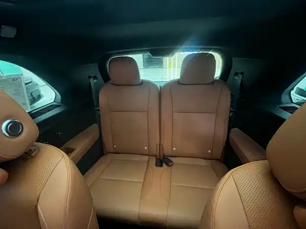 Li Auto L8 2025