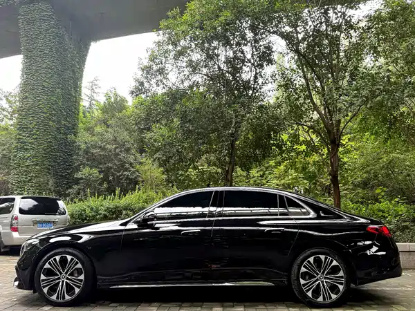 Mercedes-Benz E-Class 2025